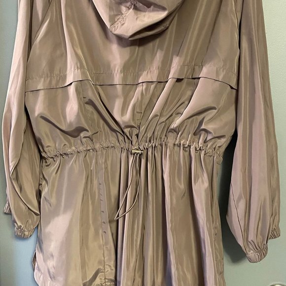 Everyday lightweight hooded jacket - Picture 2 of 5